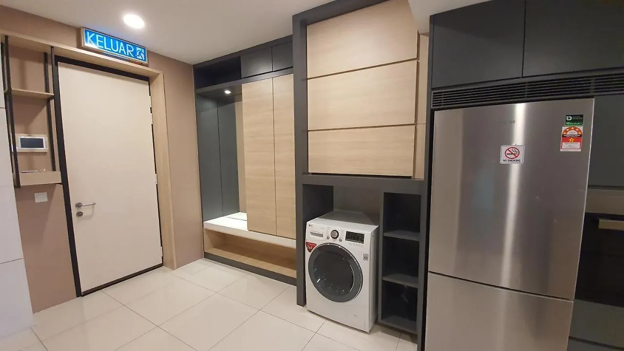 Sunrise Gurney By Iz Apartman George Town  Malajzia